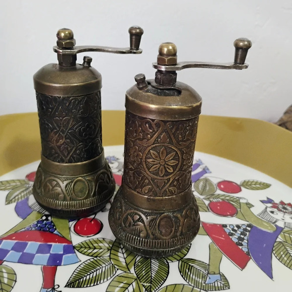 VINTAGE SALT & PEPPER Shakers Bronze Handmade Turkish - Picture 2 of 3
